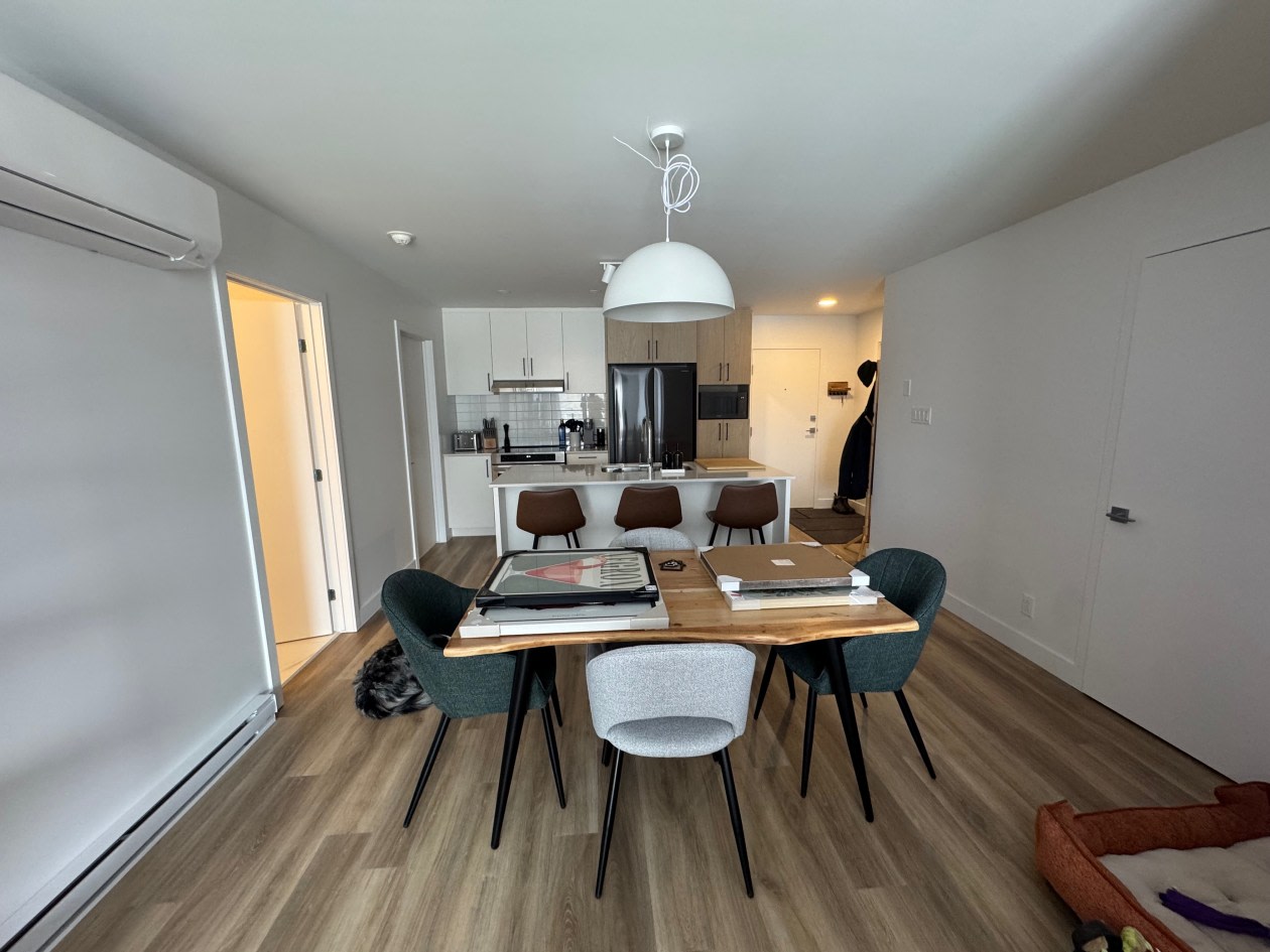 Salle à manger — 4830 Mnt Saint-Hubert, 309, Saint-Hubert, J3Y 1V1, Saint-Hubert
