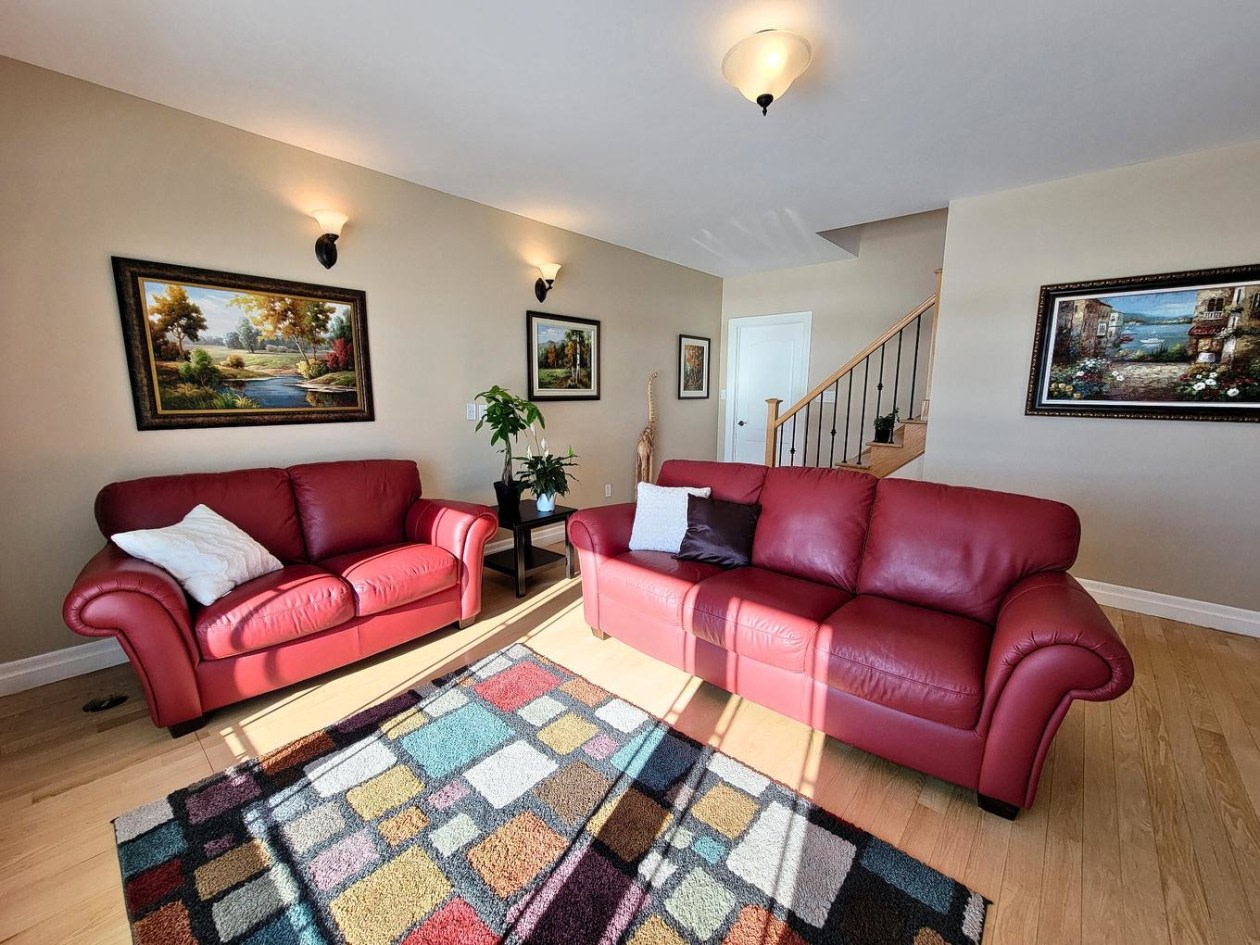 Salon — 50 Rte Du Long-Sault, Saint-André-d'Argenteuil, J0V 1X0, Saint-André-d'Argenteuil