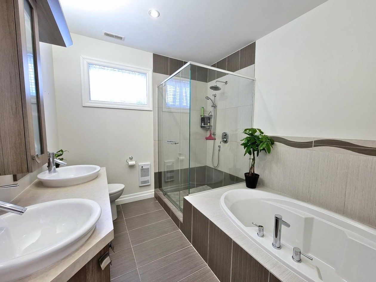 Salle de bains — 50 Rte Du Long-Sault, Saint-André-d'Argenteuil, J0V 1X0, Saint-André-d'Argenteuil