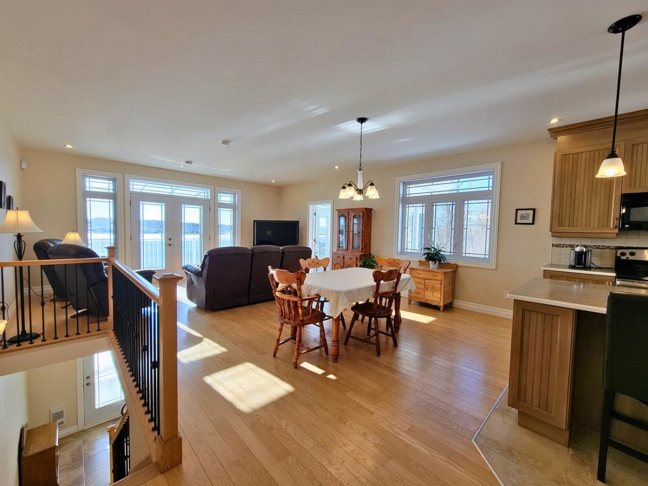 Salle à manger — 50 Rte Du Long-Sault, Saint-André-d'Argenteuil, J0V 1X0, Saint-André-d'Argenteuil