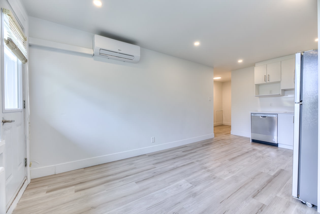 Salle à manger — 2660 Rue Goyer, 304, Montréal, H3S 1H3, Montréal