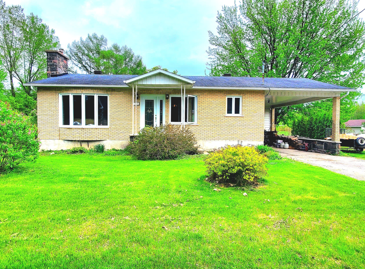 1395 Av. Nicolas Perrot