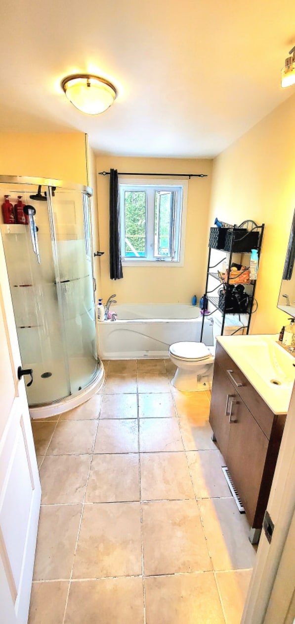 Salle de bains — 1395 Av. Nicolas Perrot, Bécancour, G9H 3B8, Bécancour