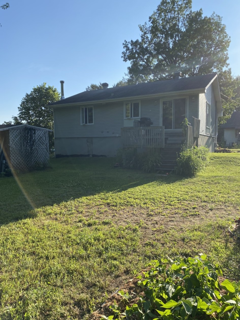 Photo 2 — 424 Rue Séguin, Sainte-Sophie, J5J 1L7, Sainte-Sophie