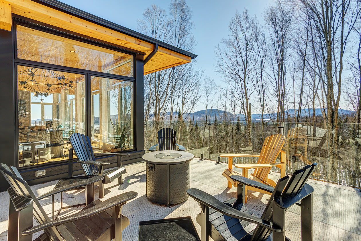 Balcon — 435 Ch. du Château, Saint-Donat-de-Montcalm, J0T 2C0, Saint-Donat-de-Montcalm