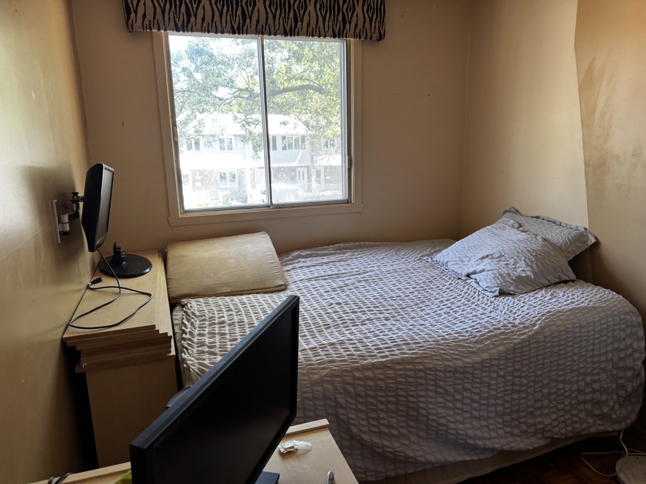 Chambre à coucher — 12318 Av Corbeil, Montréal-Nord, H1G 3X4, Montréal-Nord