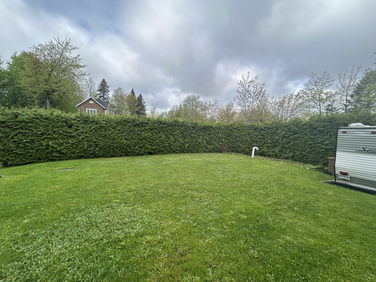 Jardin — 265 Rue des Amarres, Drummondville, J2A 3Z7, Drummondville