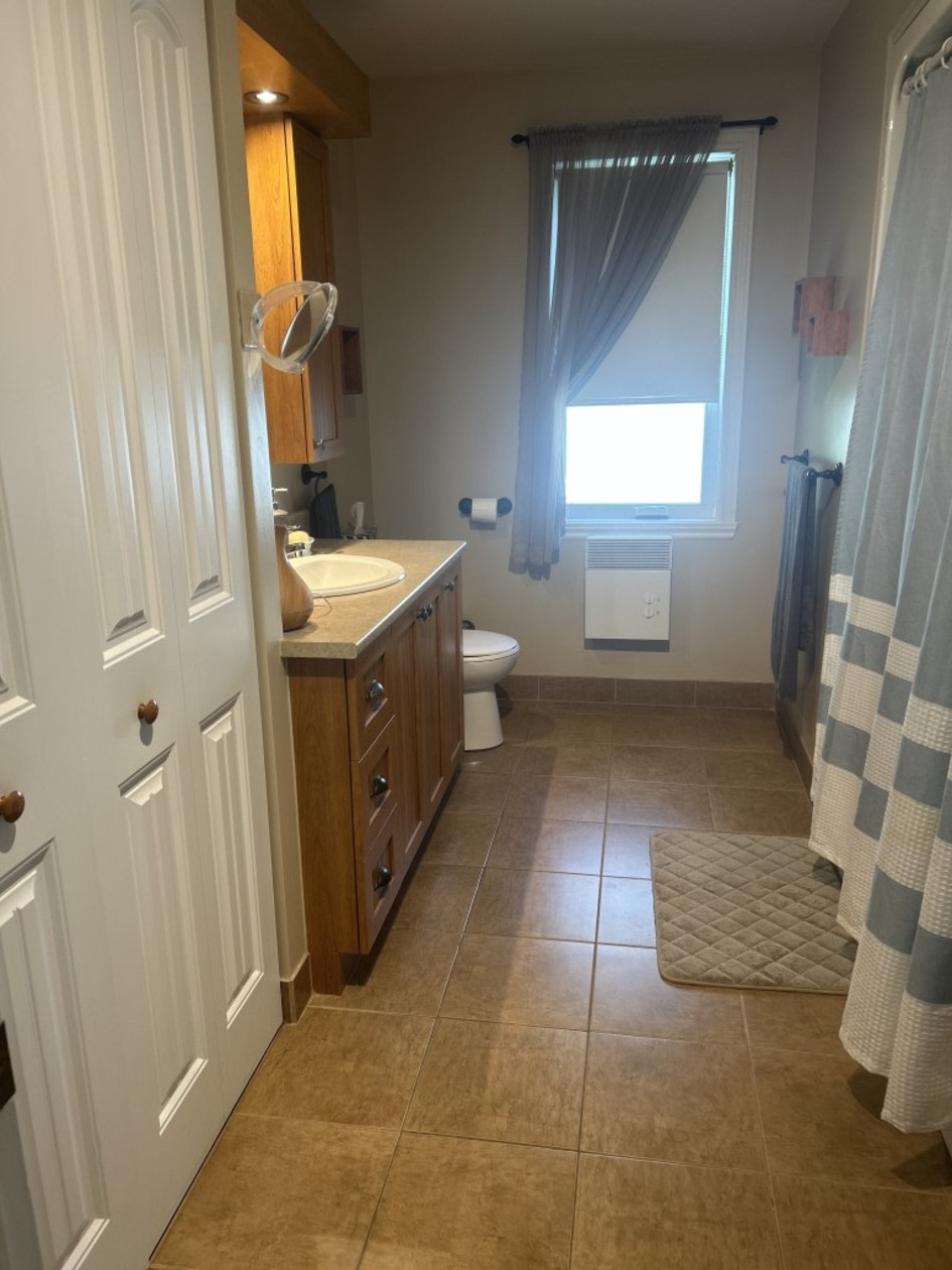 Salle de bains — 265 Rue des Amarres, Drummondville, J2A 3Z7, Drummondville