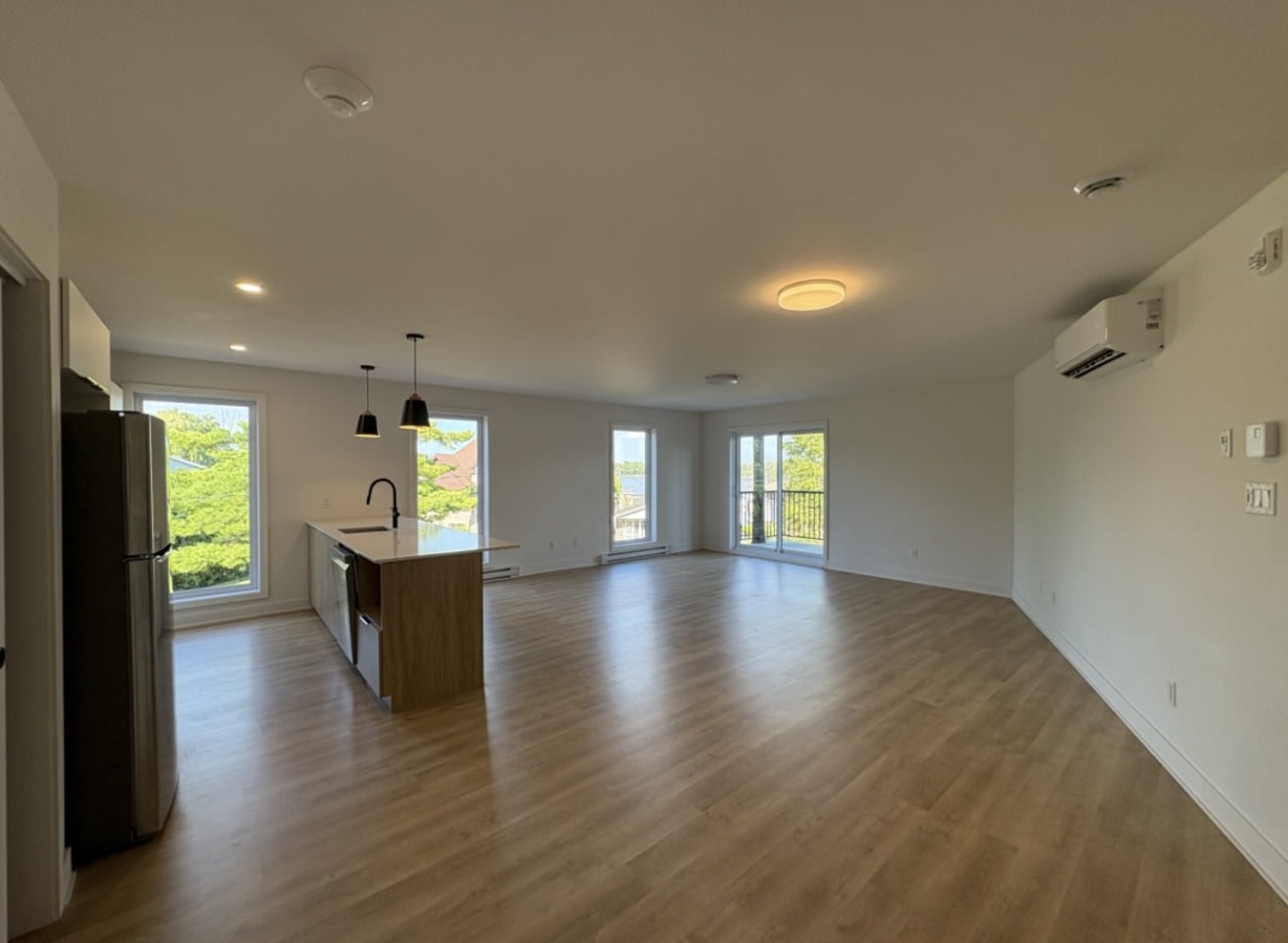 Photo 2 — 410 Chemin d'Oka , 8, Deux-Montagne , j7r 1l1, Deux-Montagne 