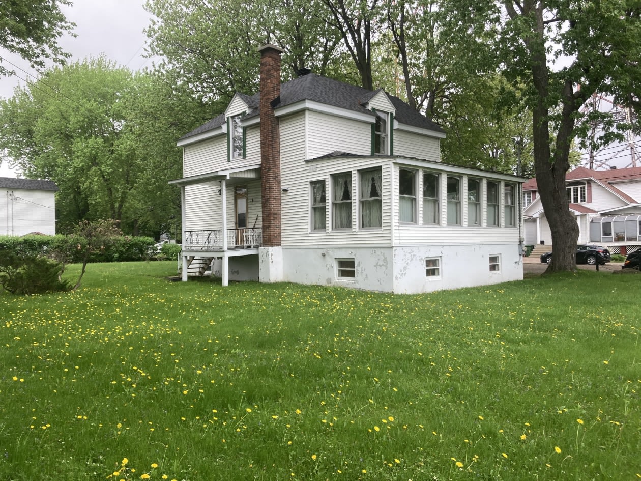 36e Av. — photo 1