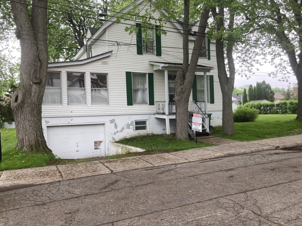 36e Av. — photo 2