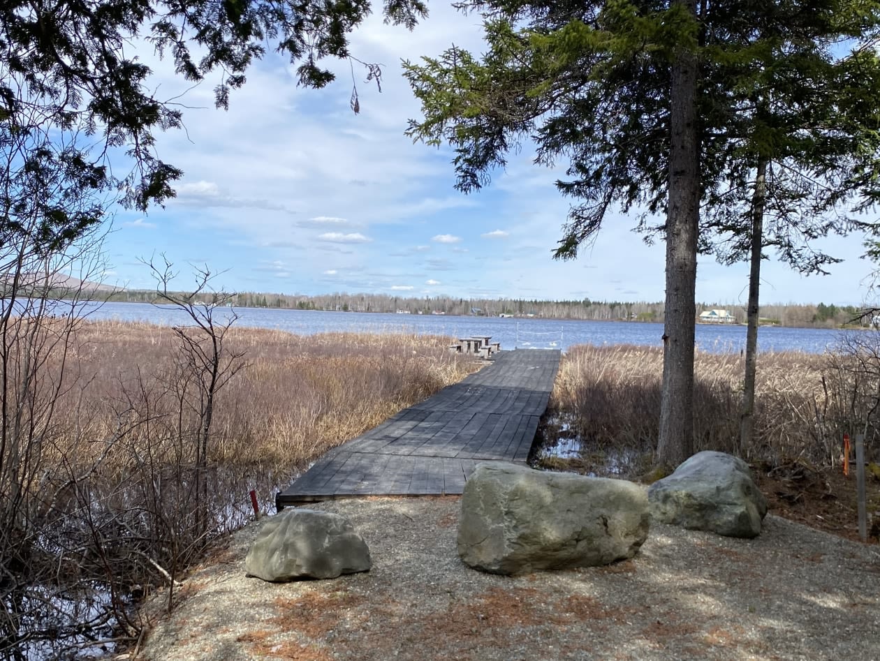 Accès au plan d'eau — 7 rue de la Nature, Lac-Frontière, G0r 1T0, Lac-Frontière