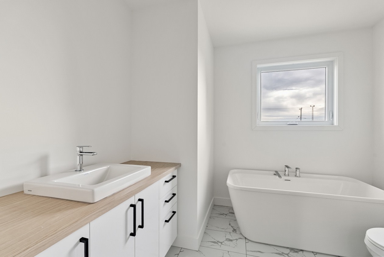 Salle de bains — 118 Rue Siméon-Charland, Saint-Pierre-les-Becquets, G0X 2Z0, Saint-Pierre-les-Becquets