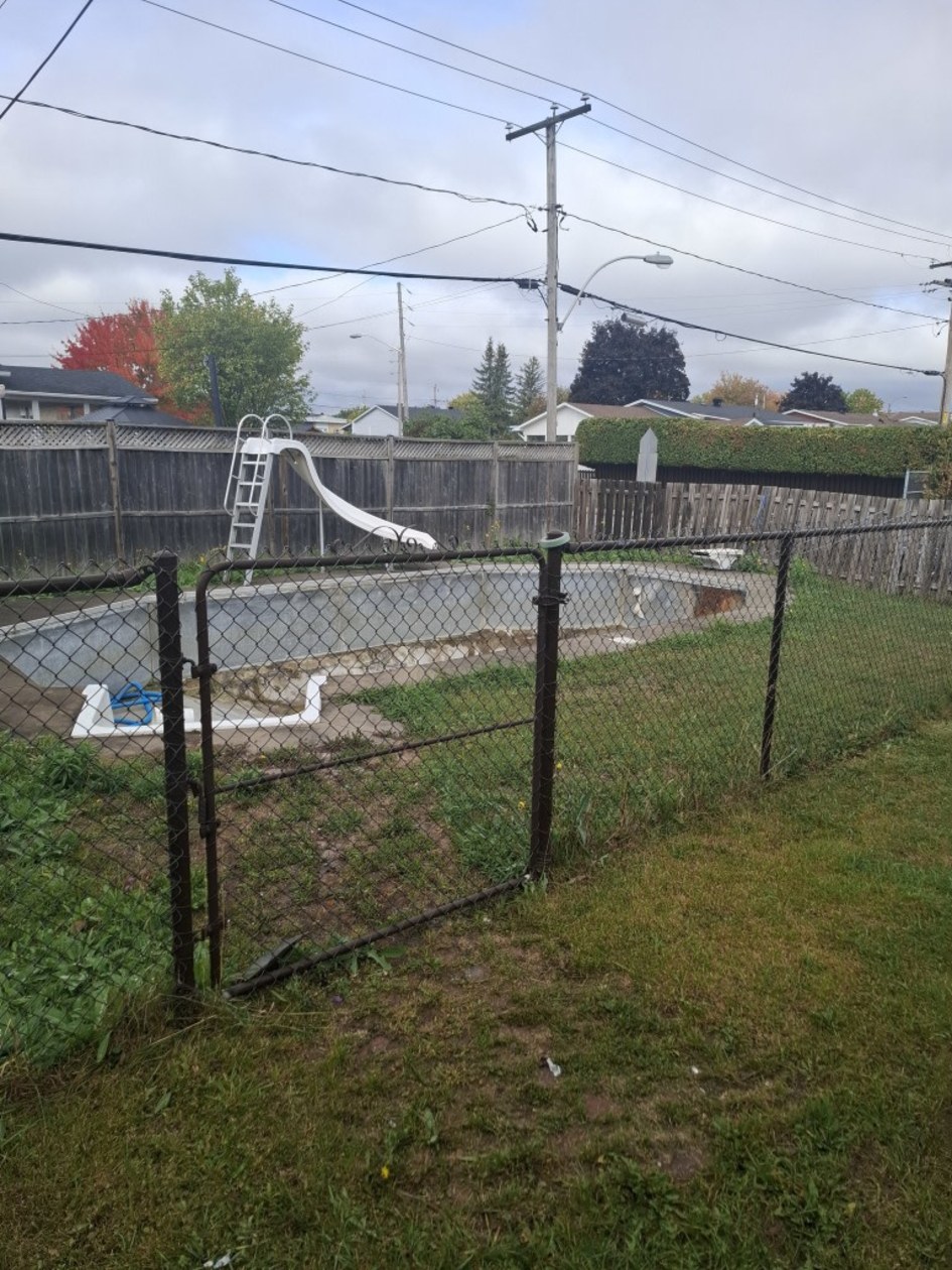Piscine — 113 Rue de Matapédia, Gatineau, J8T 6M5, Gatineau