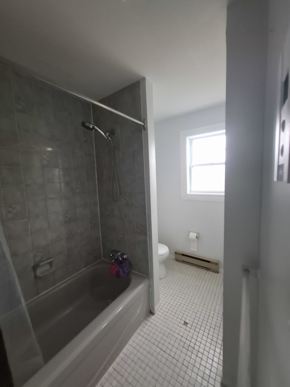 Salle de bains — 113 Rue de Matapédia, Gatineau, J8T 6M5, Gatineau