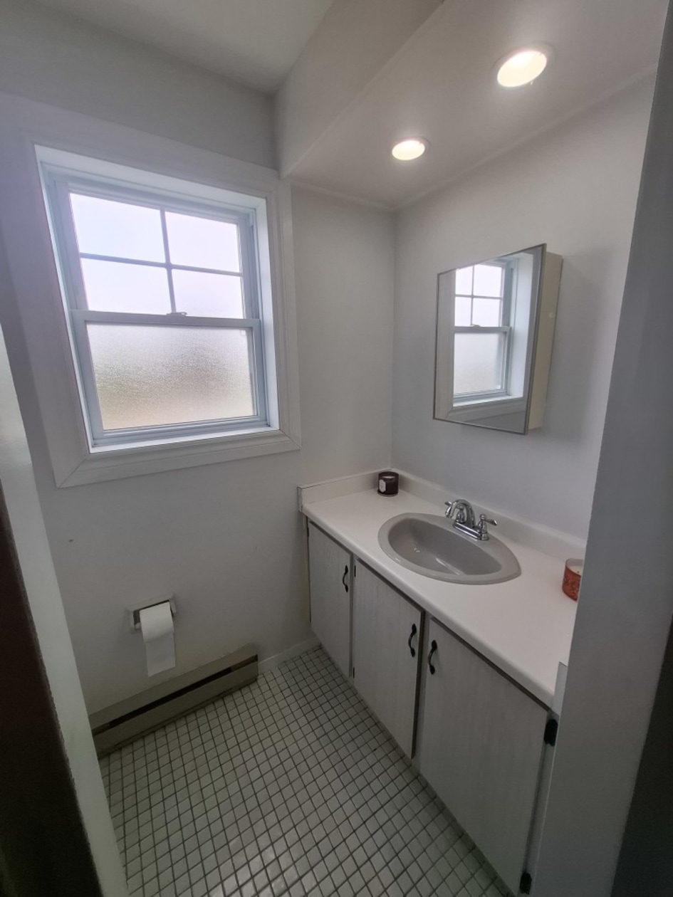 Salle de bains — 113 Rue de Matapédia, Gatineau, J8T 6M5, Gatineau