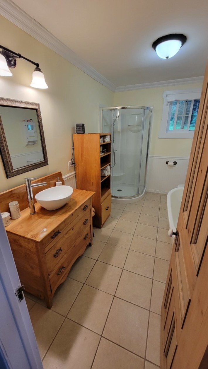 Salle de bains — 361 3E Rang, Saint-Félix-de-Kingsey, J0B 2T0, Saint-Félix-de-Kingsey