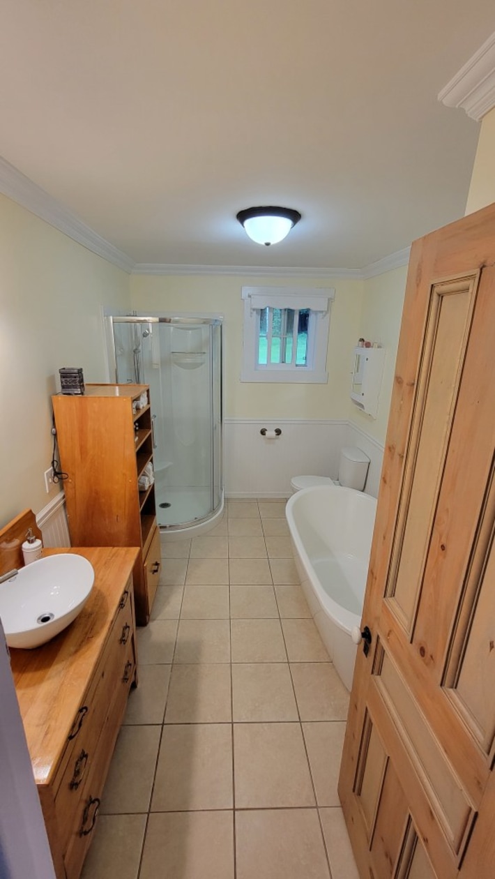 Salle de bains — 361 3E Rang, Saint-Félix-de-Kingsey, J0B 2T0, Saint-Félix-de-Kingsey