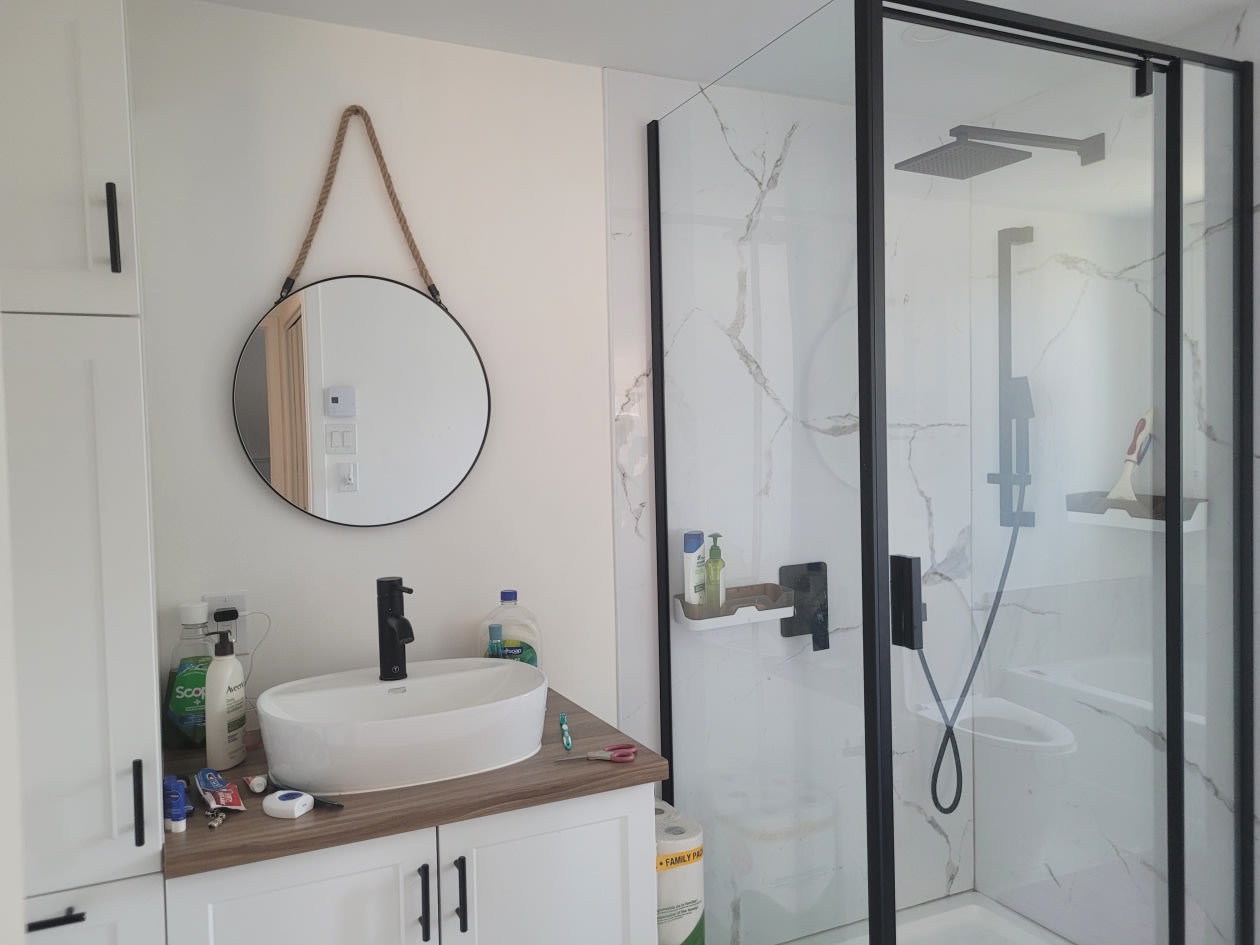 Salle de bains — 444 Rue De l'Iris, 8, Granby, J2H 2J6, Granby