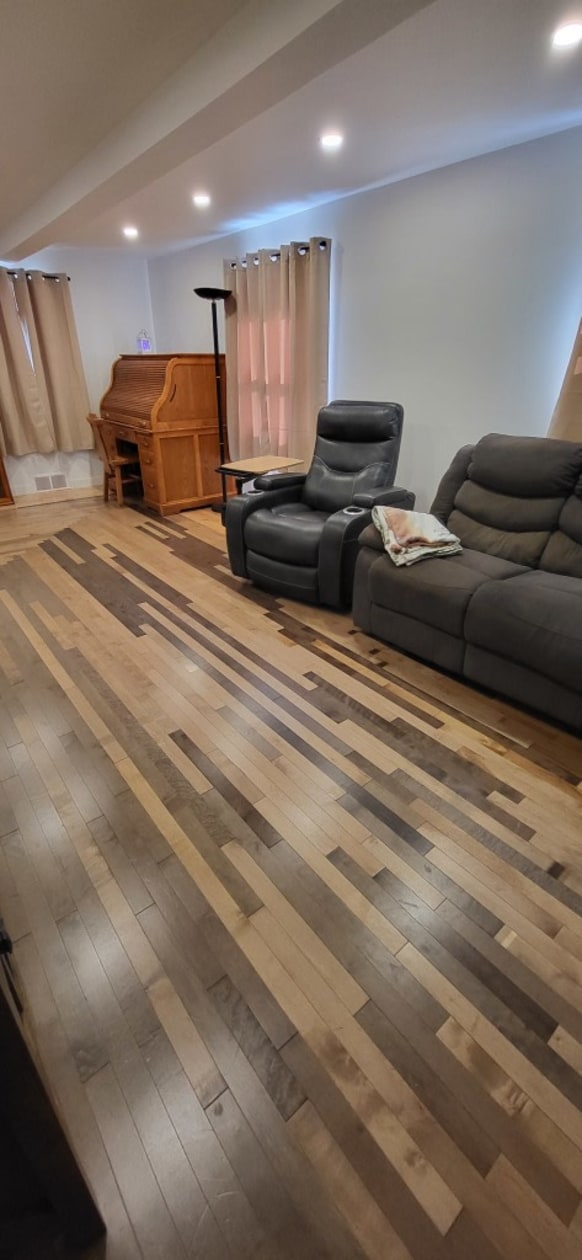 Salon — 5980 Chem. du Curé-Barrette, Terrebonne, J7M 1N1, Terrebonne