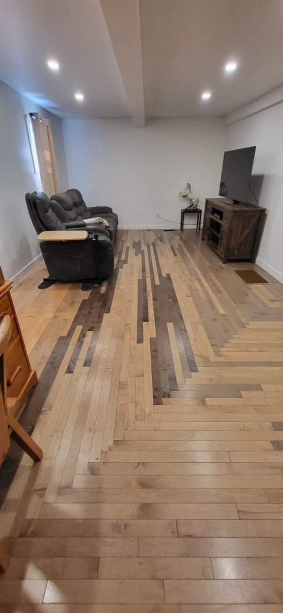 Salon — 5980 Chem. du Curé-Barrette, Terrebonne, J7M 1N1, Terrebonne