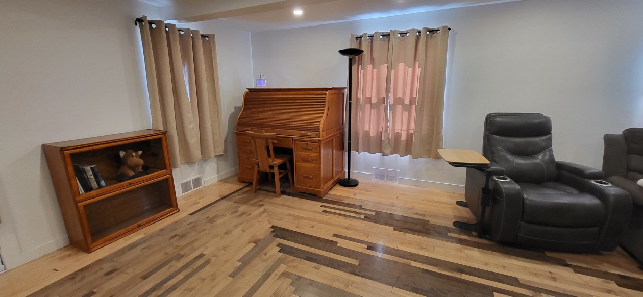 Bureau — 5980 Chem. du Curé-Barrette, Terrebonne, J7M 1N1, Terrebonne