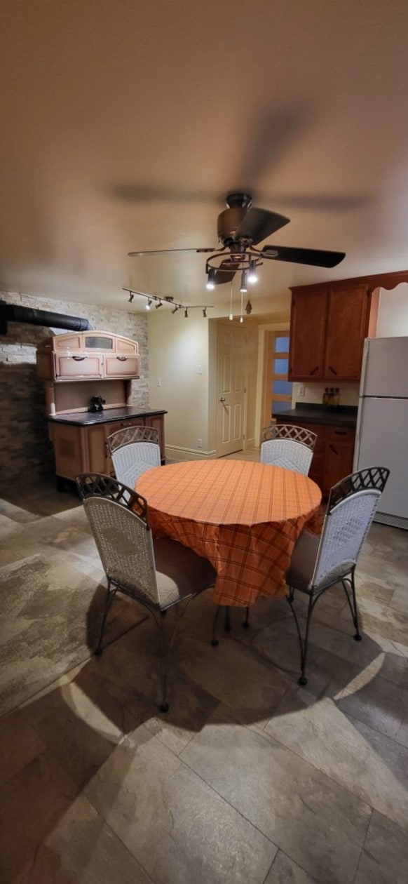 Cuisine — 5980 Chem. du Curé-Barrette, Terrebonne, J7M 1N1, Terrebonne