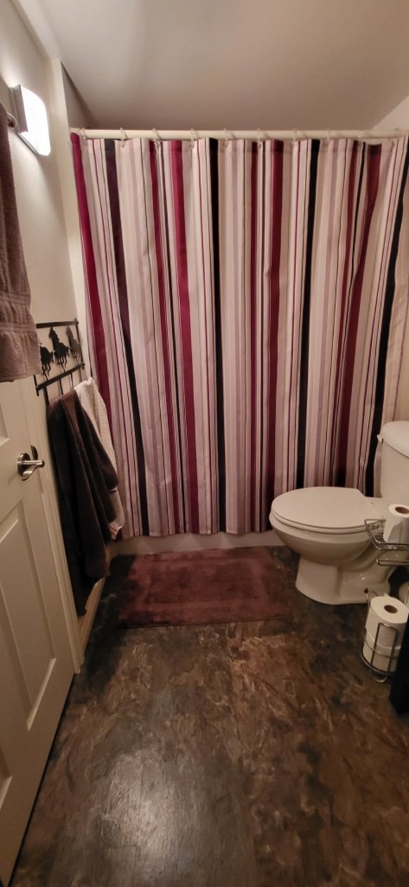 Salle de bains — 5980 Chem. du Curé-Barrette, Terrebonne, J7M 1N1, Terrebonne