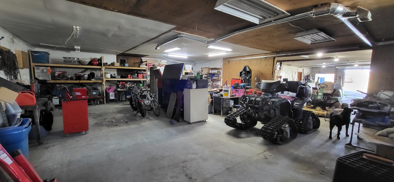 Garage — 5980 Chem. du Curé-Barrette, Terrebonne, J7M 1N1, Terrebonne
