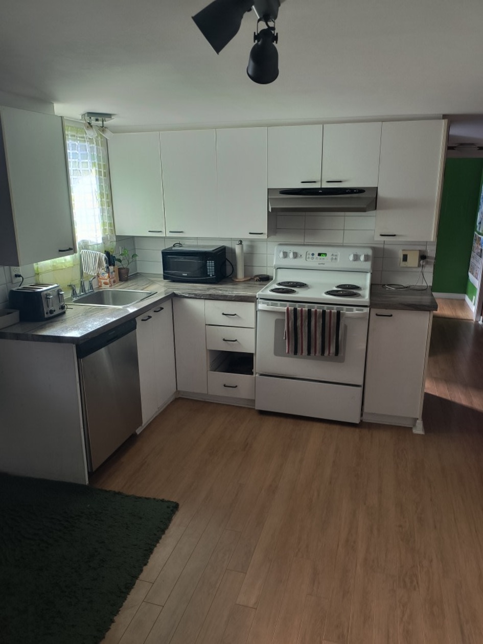 Cuisine — 3950 boulevard Sir-Wilfrid-Laurier, 56, Saint-Hubert, J3Y 5Y9, Saint-Hubert