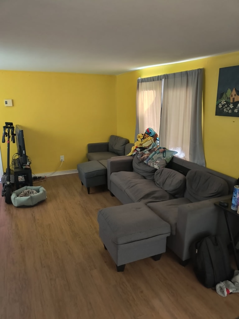 Salon — 3950 boulevard Sir-Wilfrid-Laurier, 56, Saint-Hubert, J3Y 5Y9, Saint-Hubert