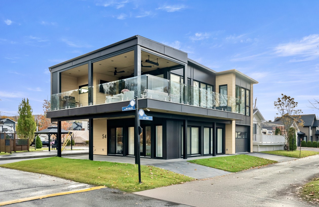 54 Av Du Soleil — photo 1