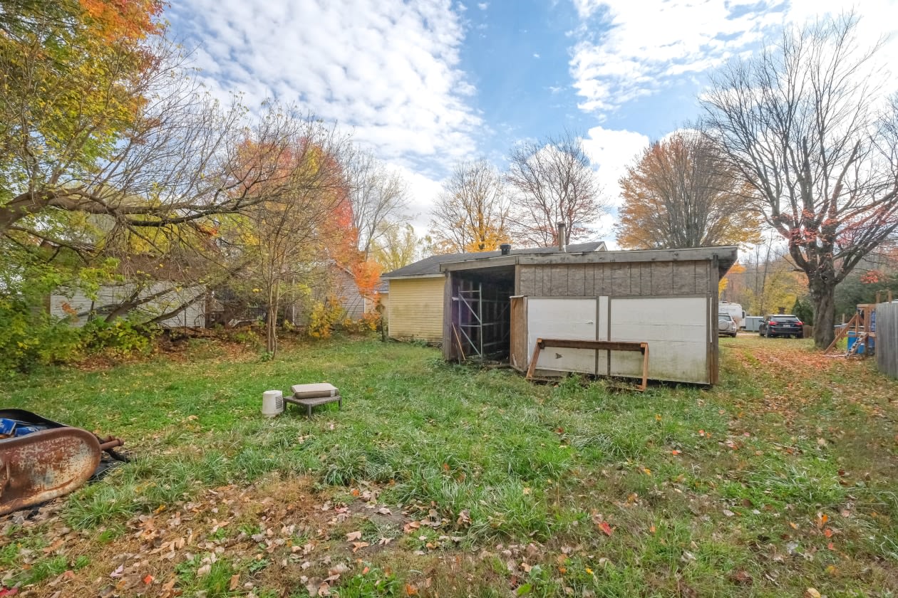 Cour — 71 9E Ave, Saint-Paul-de-l'Île-Aux-Noix, J0J 1G0, Saint-Paul-de-l'Île-Aux-Noix