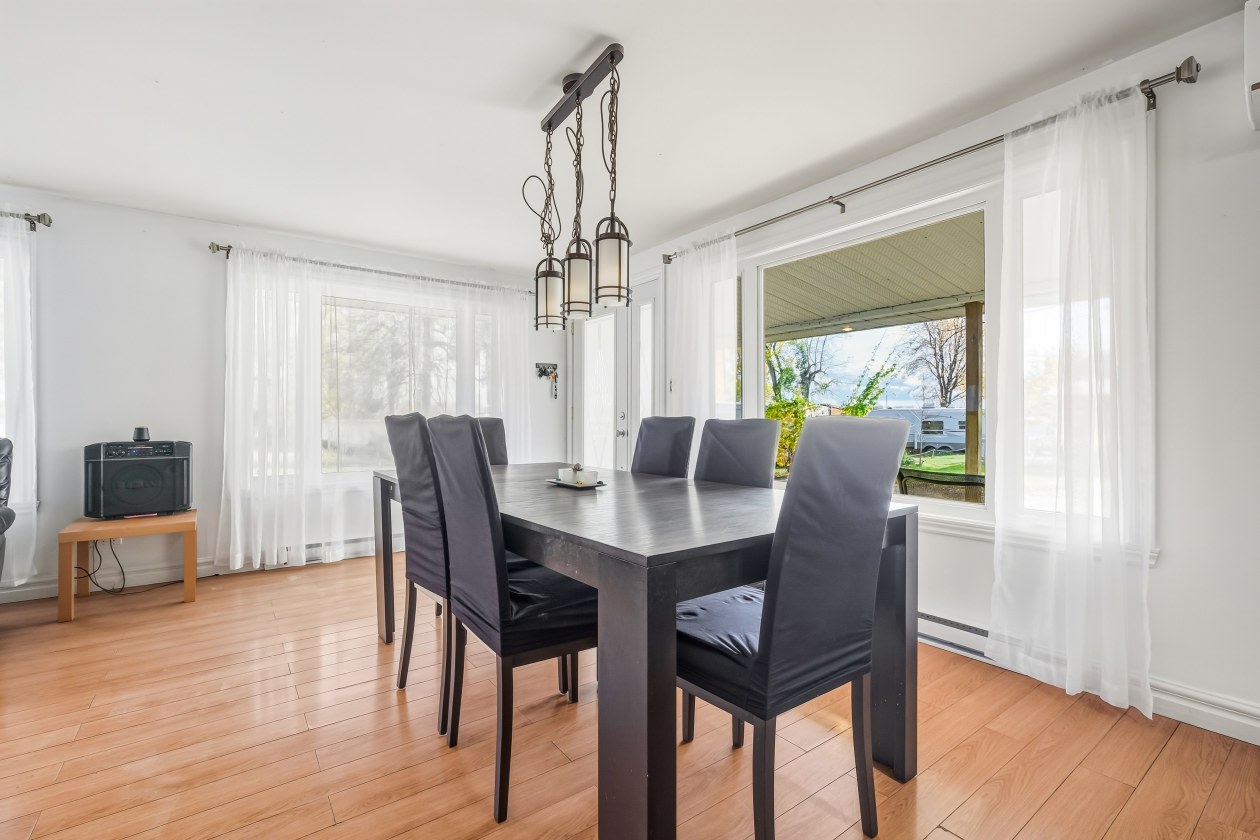 Salle à manger — 71 9E Ave, Saint-Paul-de-l'Île-Aux-Noix, J0J 1G0, Saint-Paul-de-l'Île-Aux-Noix
