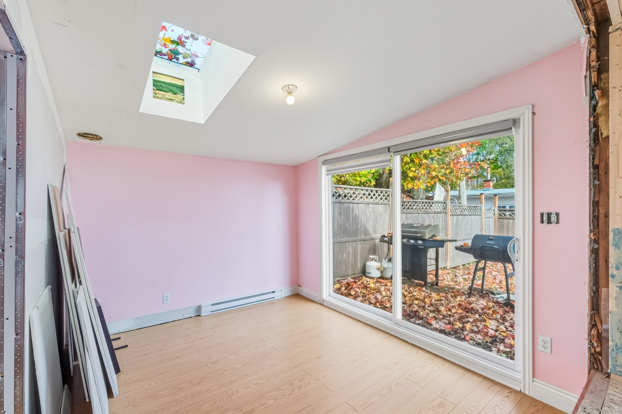Bureau — 71 9E Ave, Saint-Paul-de-l'Île-Aux-Noix, J0J 1G0, Saint-Paul-de-l'Île-Aux-Noix
