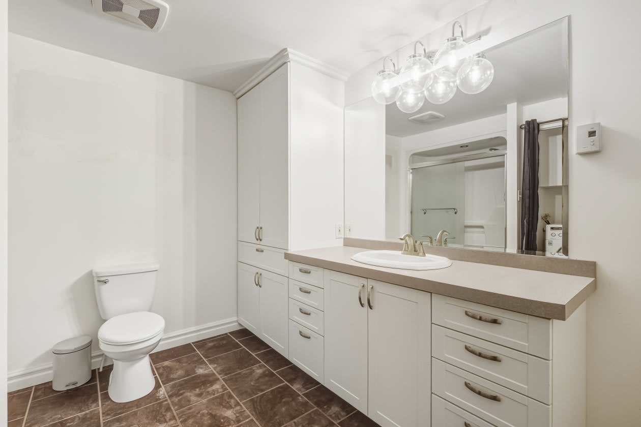 Salle de bains — 71 9E Ave, Saint-Paul-de-l'Île-Aux-Noix, J0J 1G0, Saint-Paul-de-l'Île-Aux-Noix