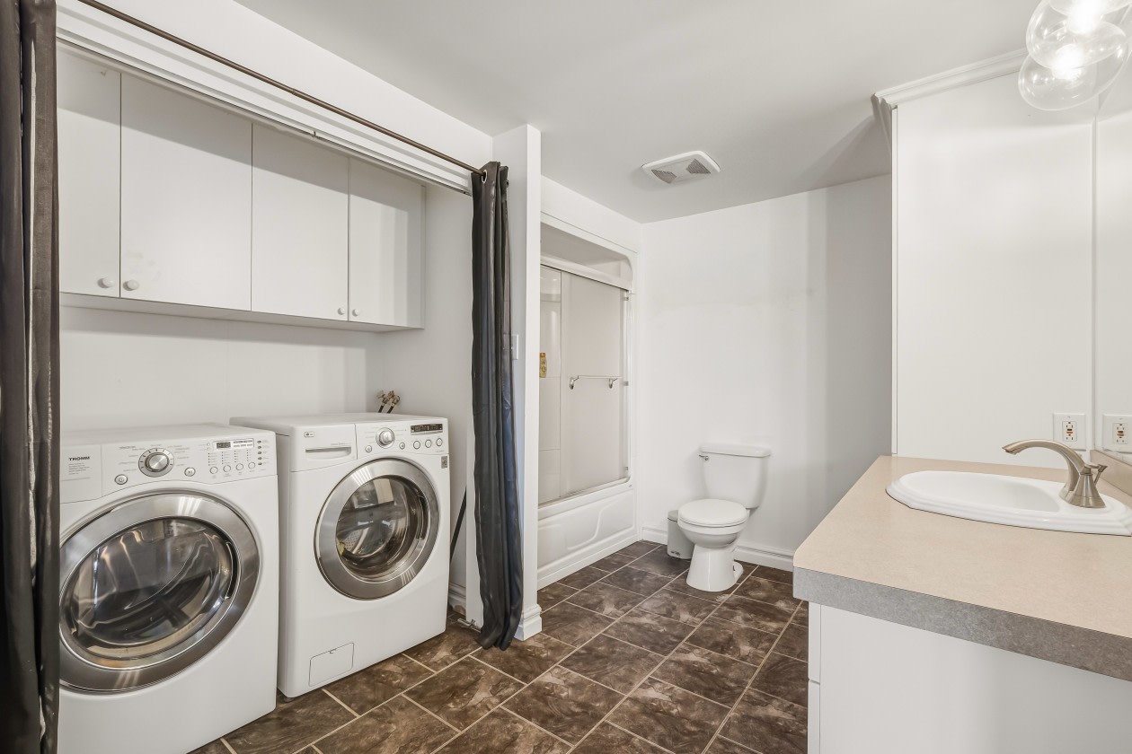Salle de bains — 71 9E Ave, Saint-Paul-de-l'Île-Aux-Noix, J0J 1G0, Saint-Paul-de-l'Île-Aux-Noix