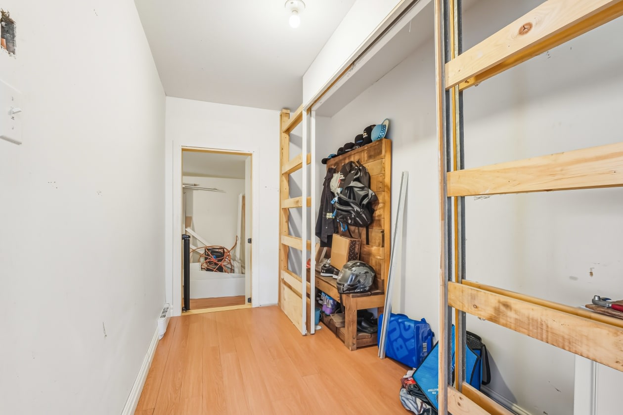 Rangement — 71 9E Ave, Saint-Paul-de-l'Île-Aux-Noix, J0J 1G0, Saint-Paul-de-l'Île-Aux-Noix