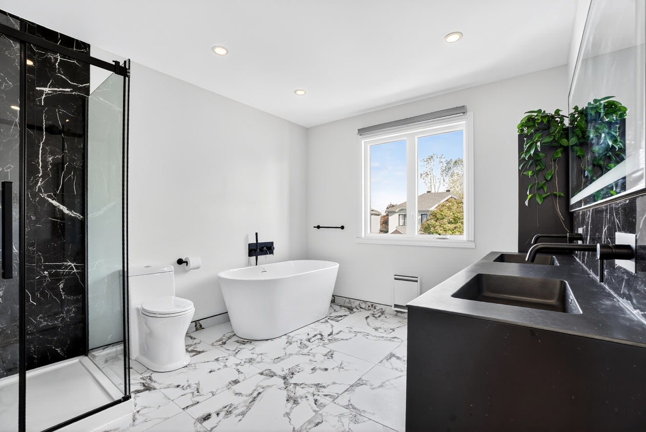 Salle de bains — 3693 Rue Asselin, Longueuil, J4M 2Y1, Longueuil