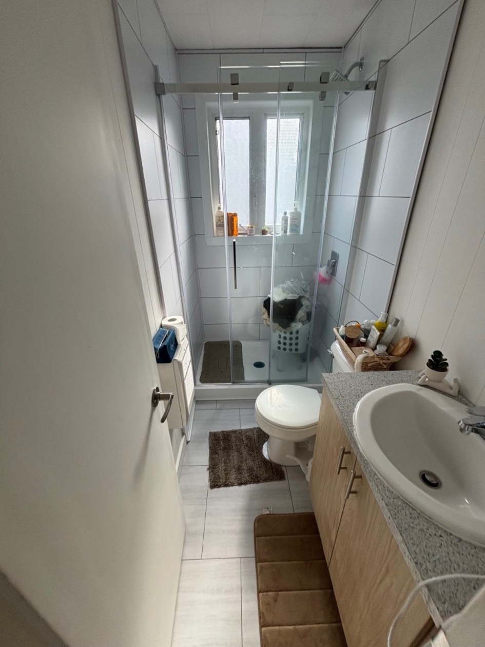 Salle de bains — 144 Rue Témiscouata, Rivière-du-Loup, G5R 2Y3, Rivière-du-Loup