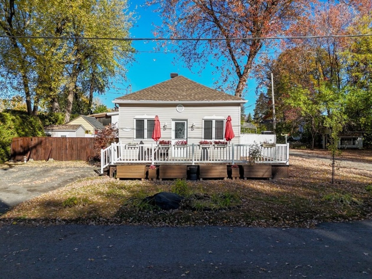 1205 rue Louis