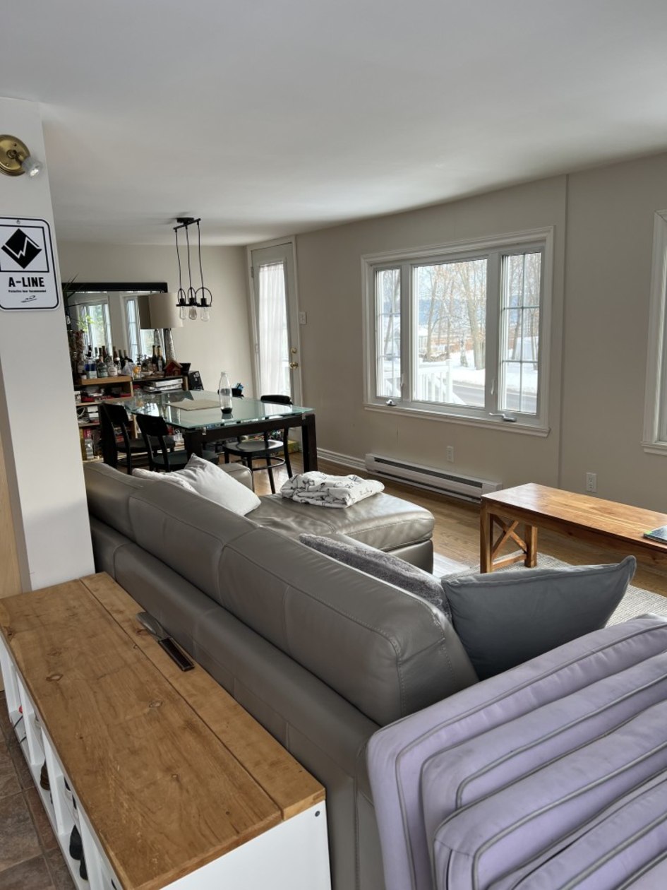 Salon — 284 Chem. du Roy, Saint-Augustin-de-Desmaures, G3A 0E2, Saint-Augustin-de-Desmaures