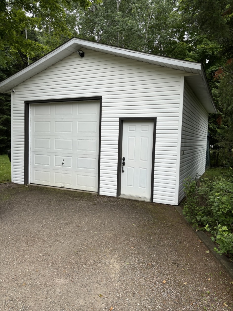 Garage — 105 Chemin des Aigles, Nominingue, J0W 1R0, Nominingue