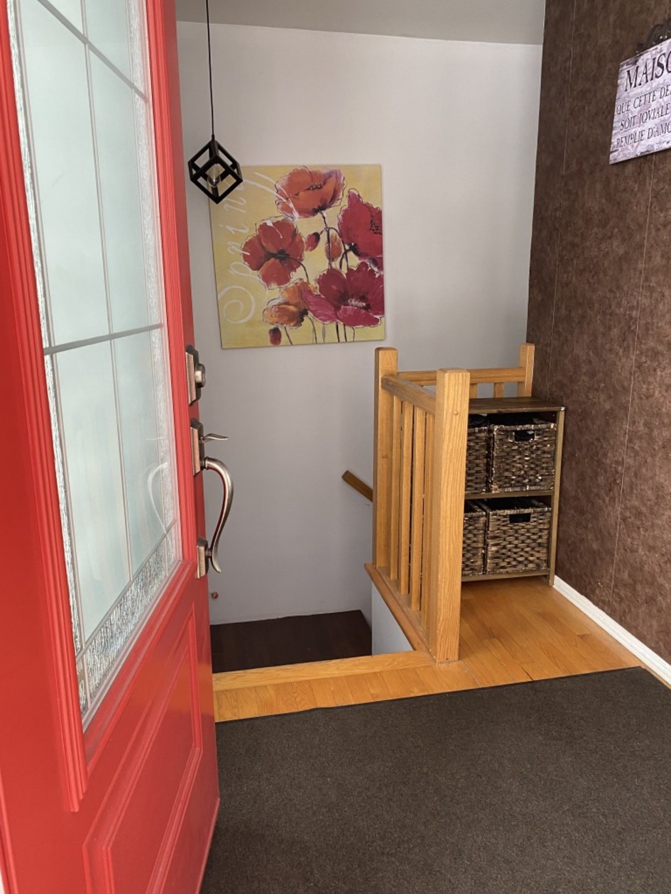 Hall d'entrée — 5 Rue de l'Harmonie, Victoriaville, G6S 1J7, Victoriaville