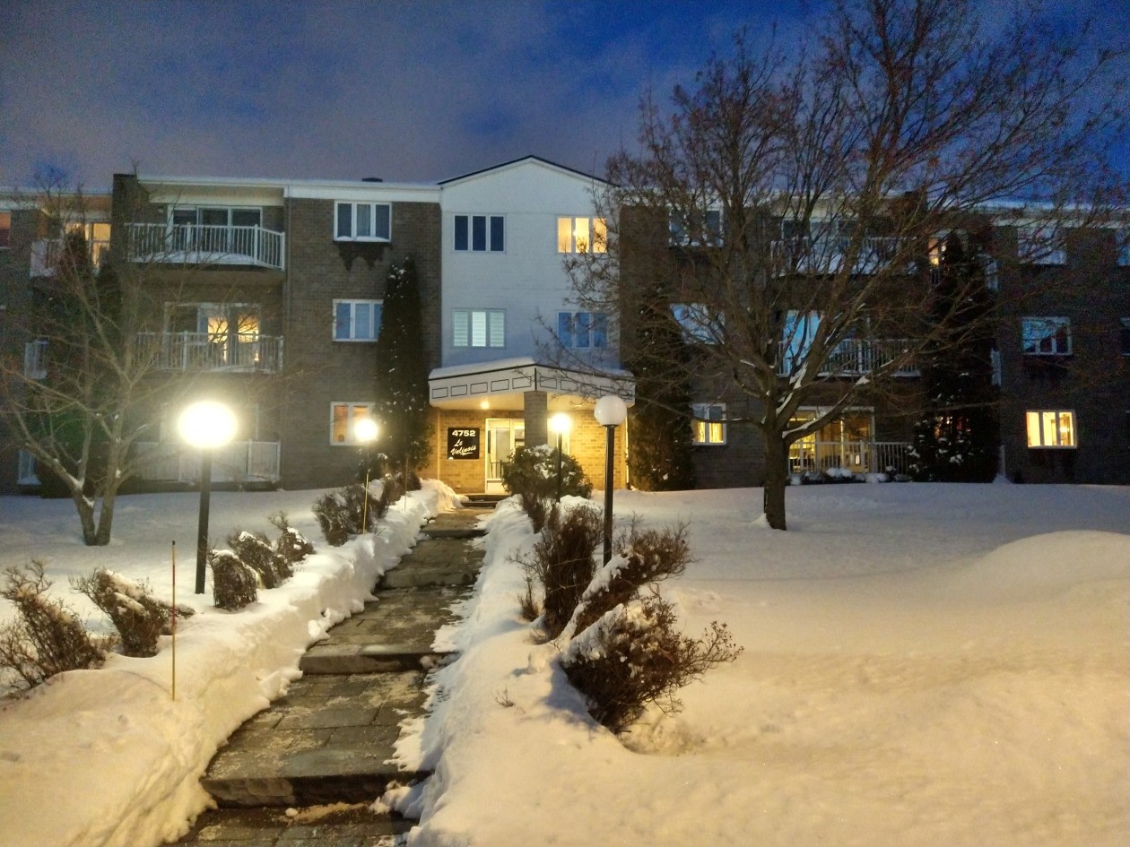 4752 Rue Caroline-Valin — photo 1