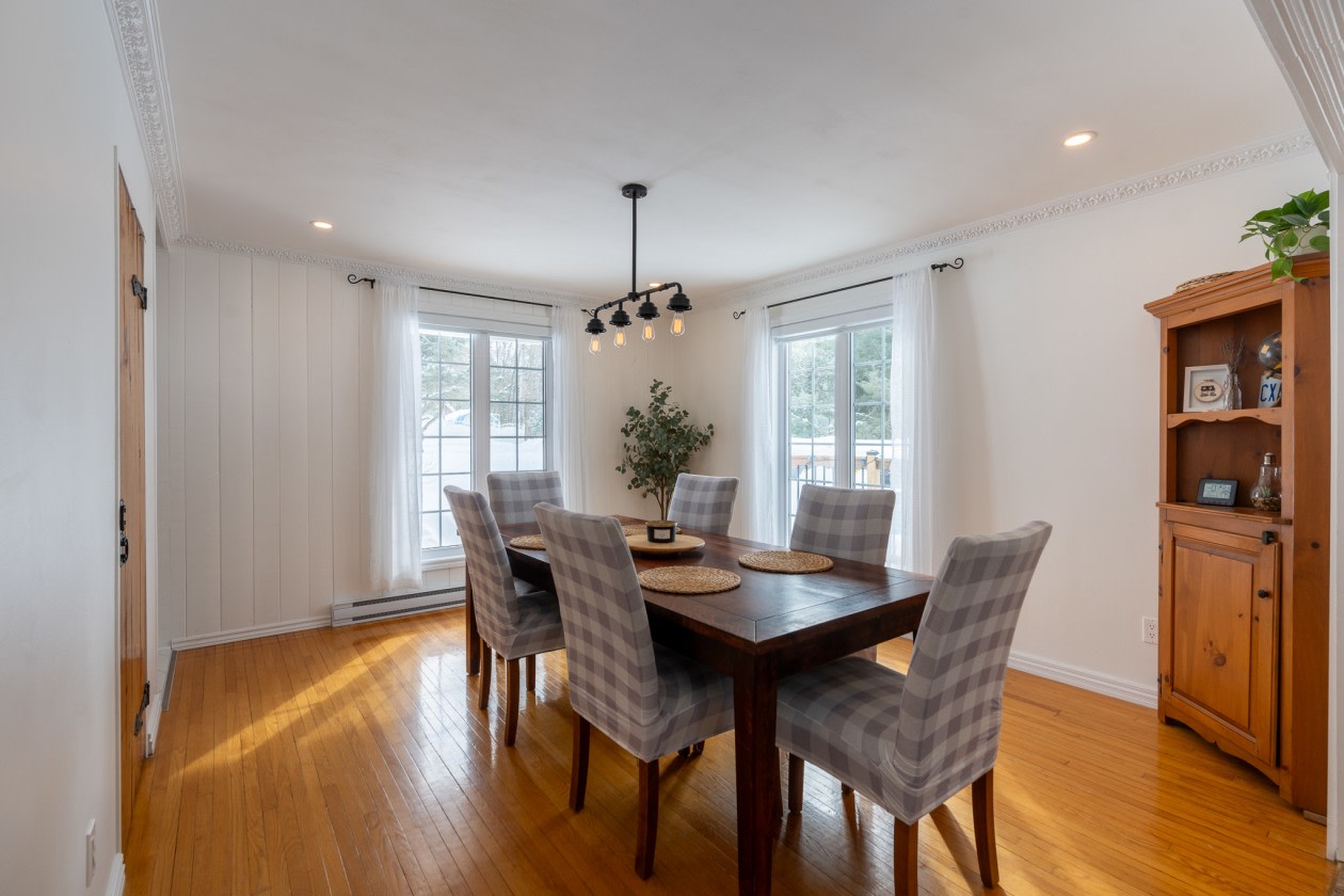 Salle à manger — 16 rue de Vinoy, Cantley, J8V 2V9, Cantley