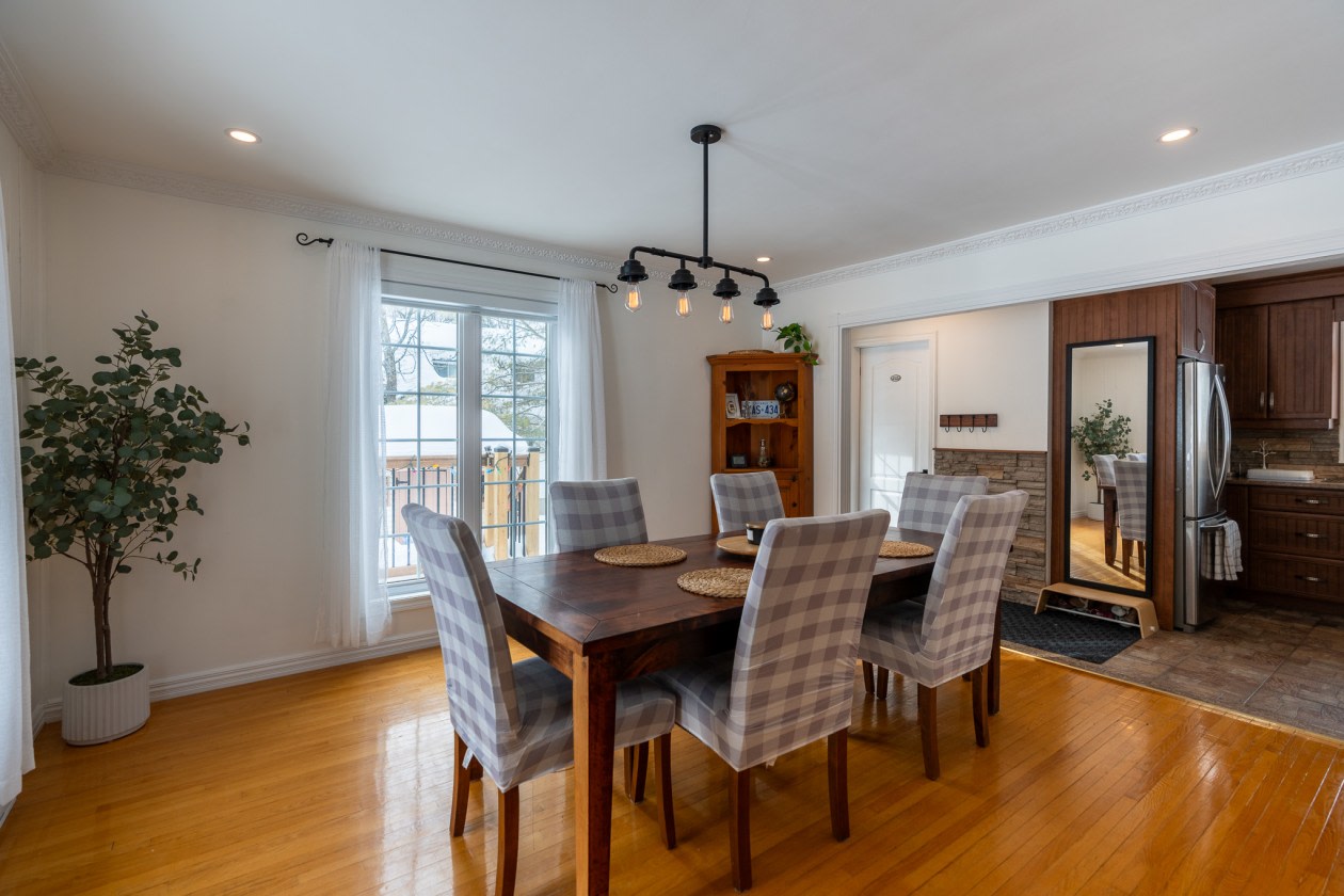 Salle à manger — 16 rue de Vinoy, Cantley, J8V 2V9, Cantley