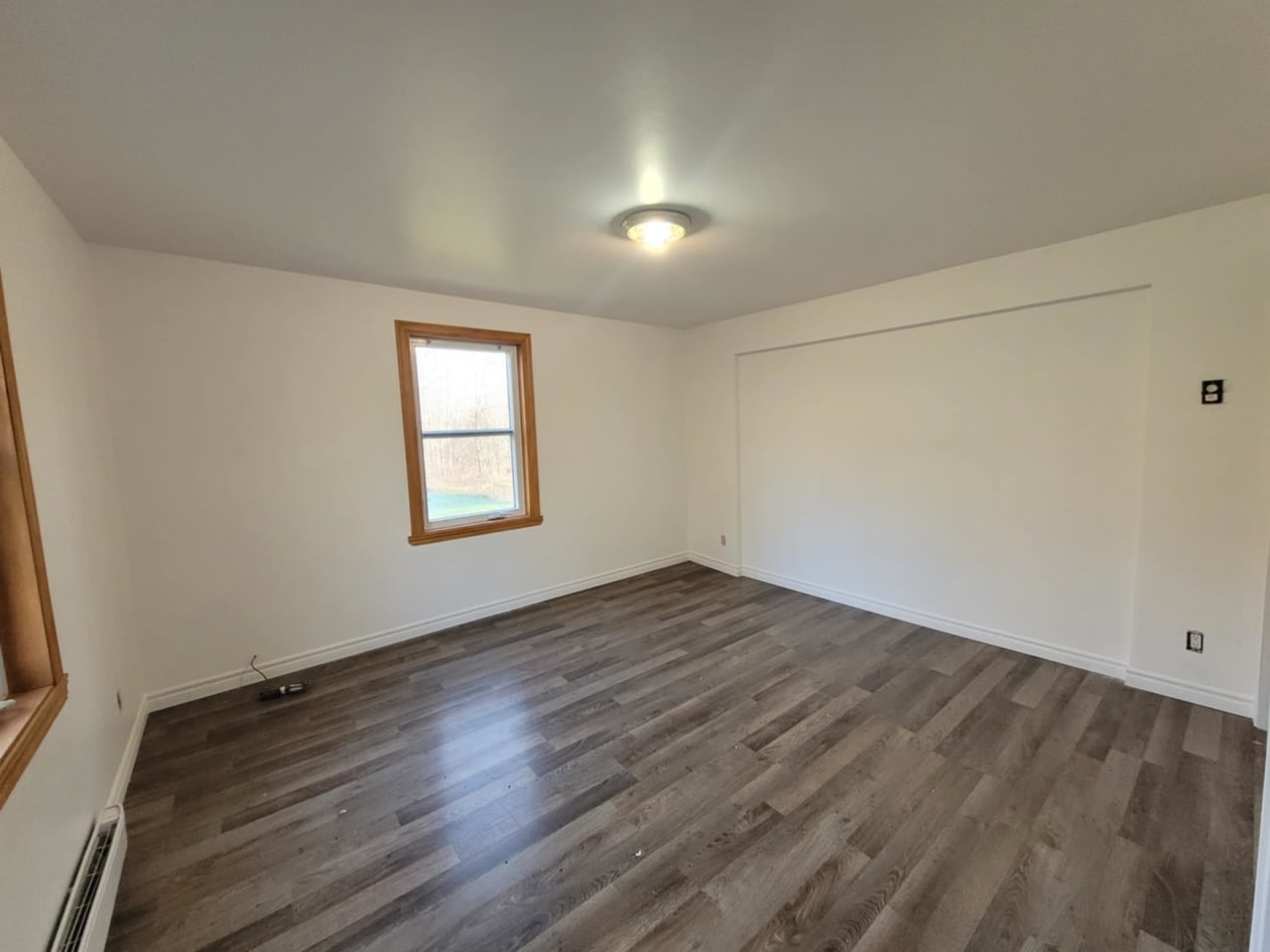 Salon — 104 Rte 237 S, Frelighsburg, J0J 1C0, Frelighsburg