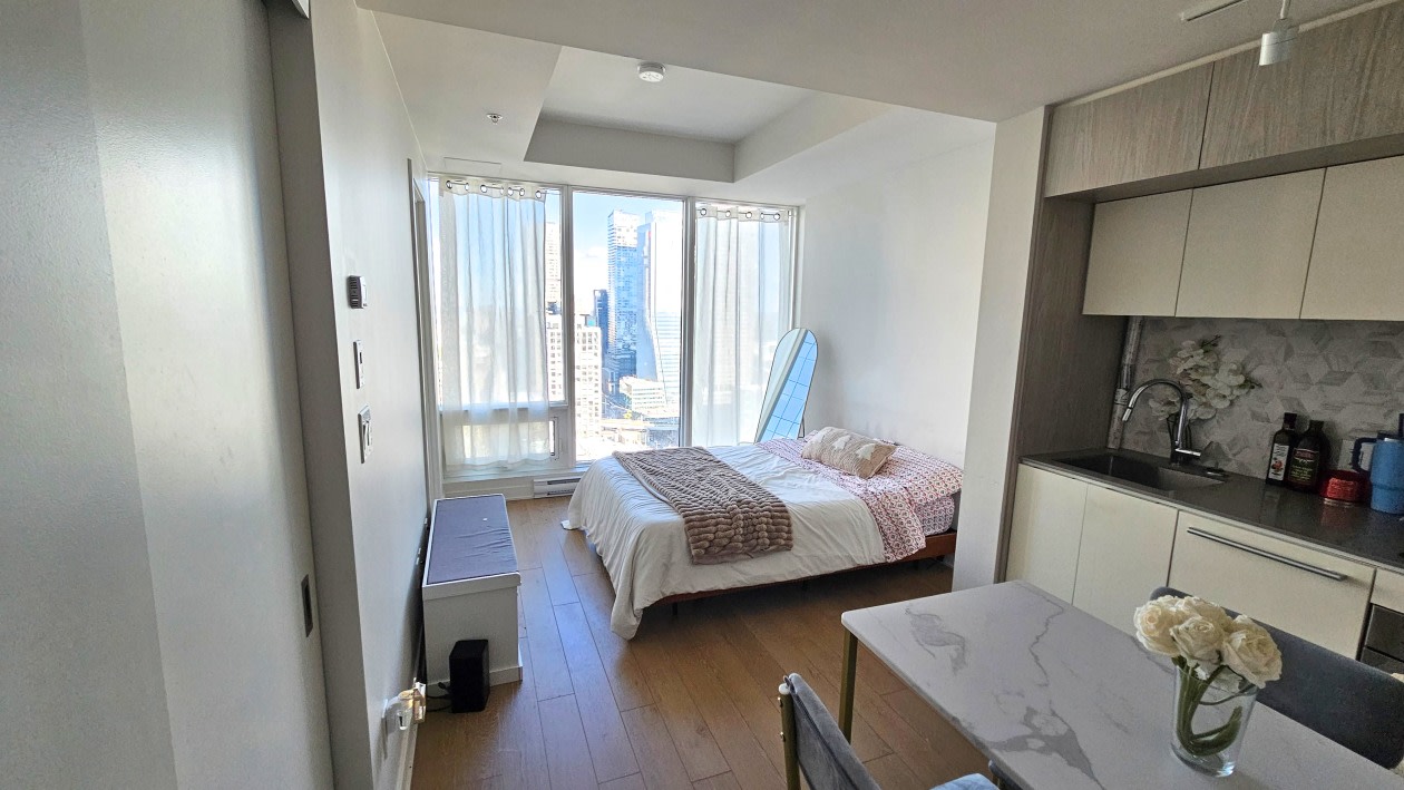 1188 Rue Saint-Antoine O — photo 3