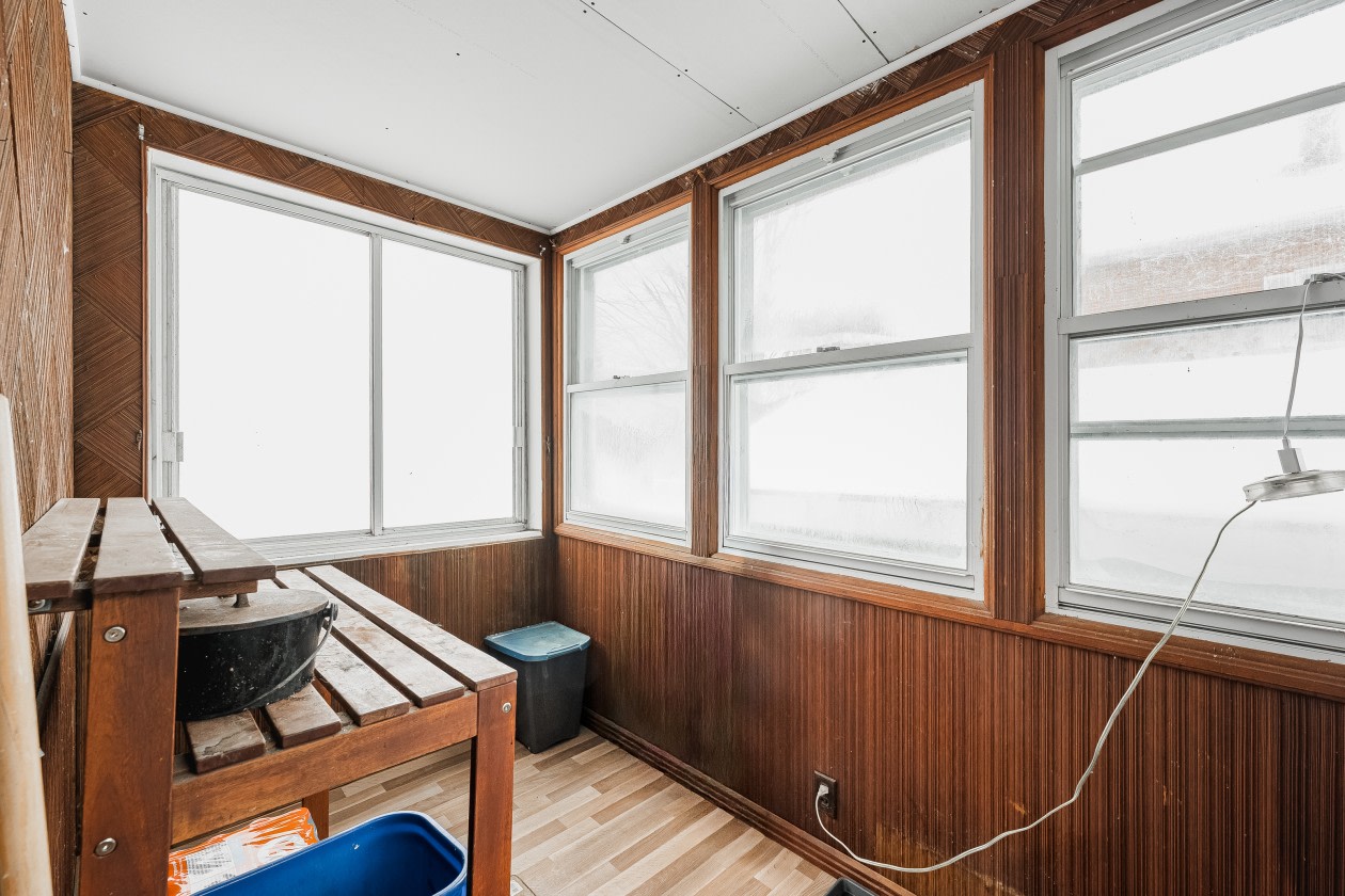 Verrière — 3680 Rue Broadway, Lachine, H8T 1T3, Lachine